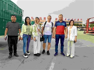 Welcome Russian Friends To Visit Our Factory